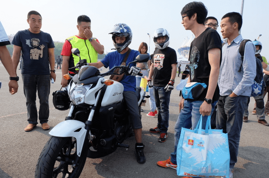 北京首次大排摩托车试驾会火热进行中